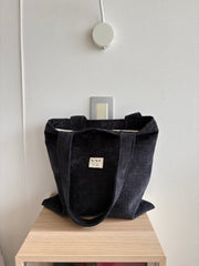 Classic Black Tote bag Lisa