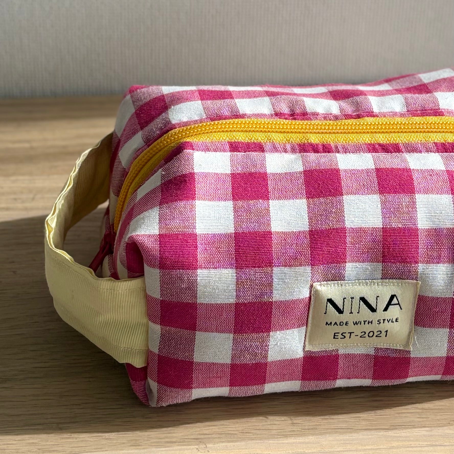 Nina Pouch gingham