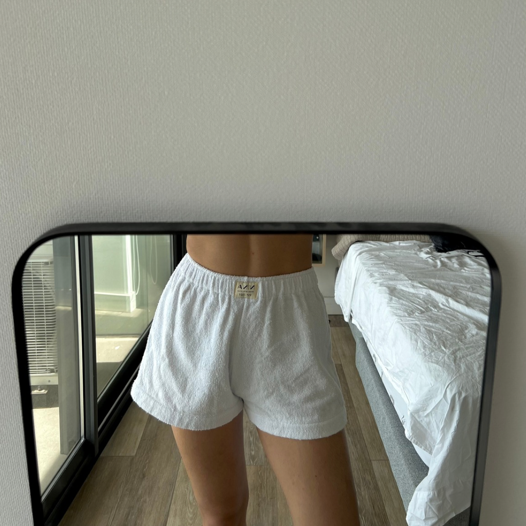 Nela Shorts - White