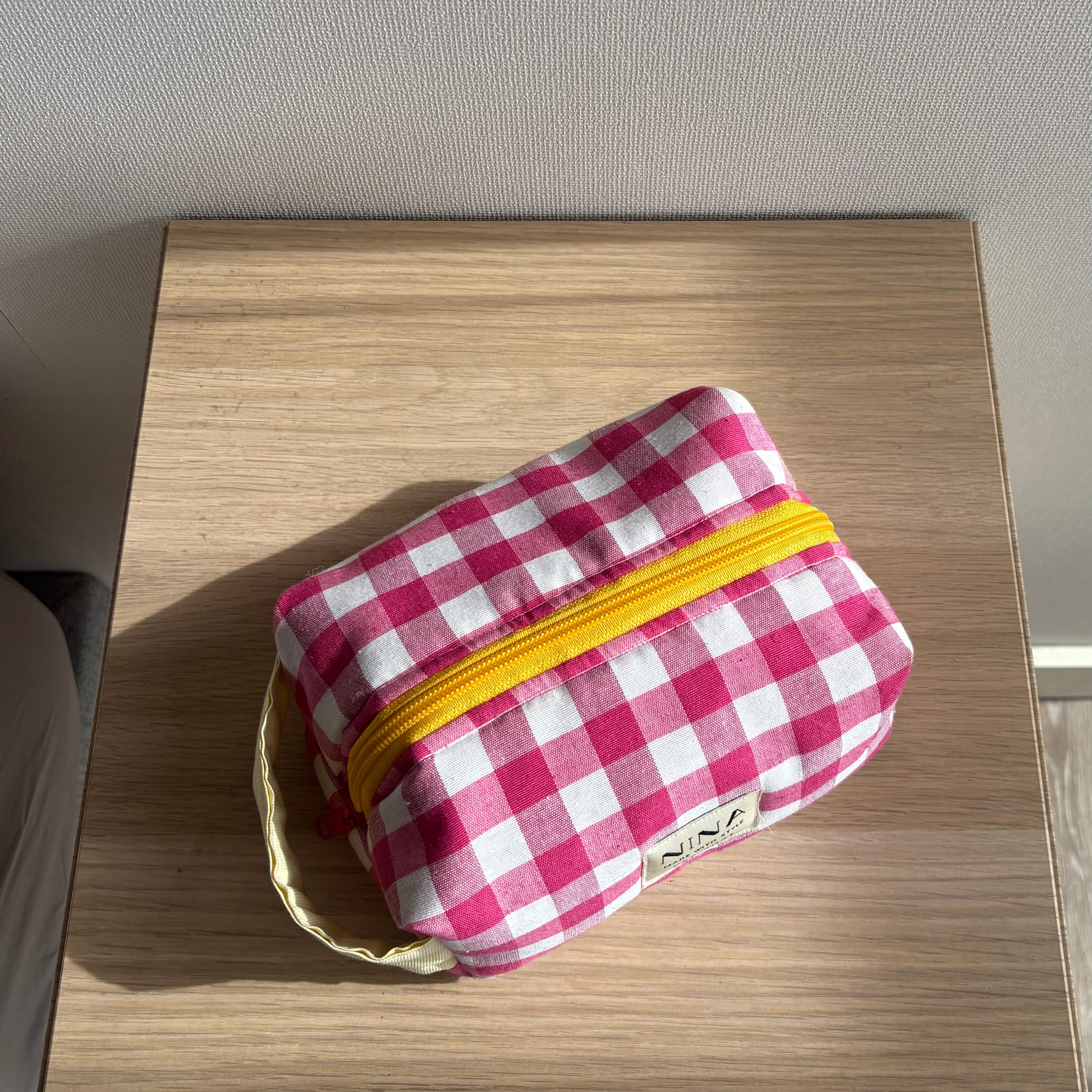 Nina Pouch gingham